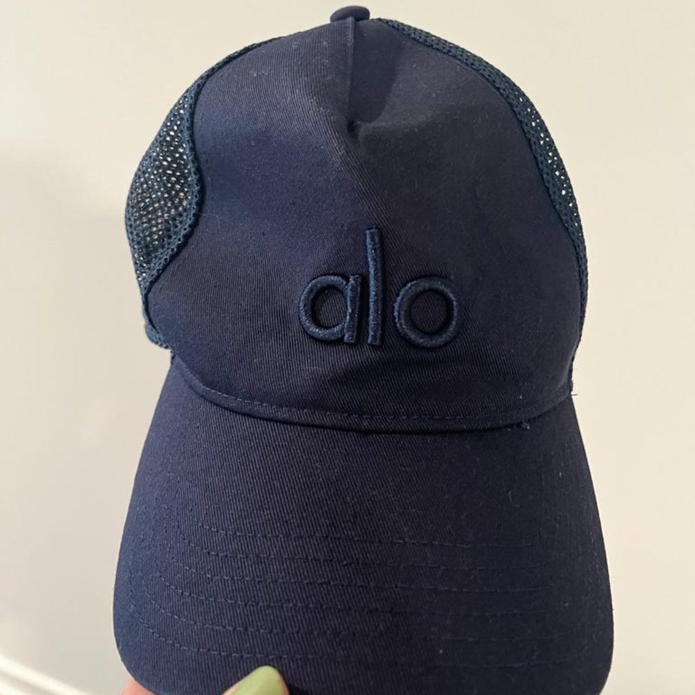 Alo Yoga Trucker Hat